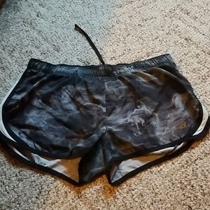 New Balance - Medium - Women's - Shorts